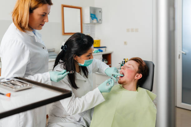 Best Weekend Emergency Dentist in Hlcrest, IL